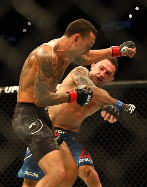 Những hình ảnh từ sự kiện UFC 240 Max Holloway vs Frankie Edgar