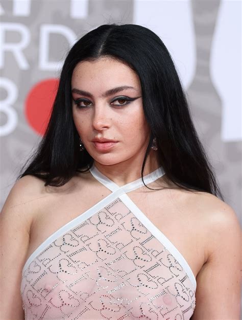 Charli XCX See Through Tits At The BRIT Awards 2023 (20 Photos) | #The