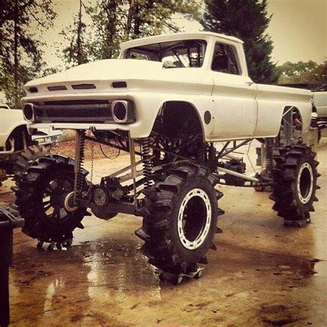 Cool Chevy Trucks Mudding