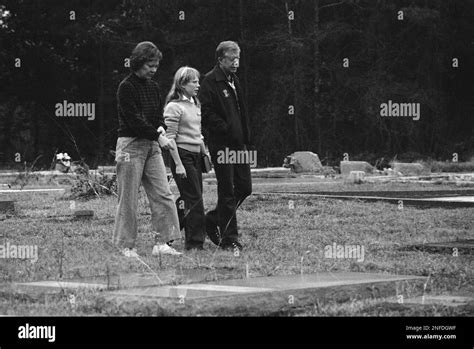 Former Pres Jimmy Carter His Wife Rosalynn And Daughter Amy Stroll