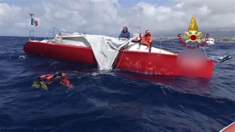 Soccorso Dei VVF In Mare A Genova Per Barca A Vela Disalberata YouTube