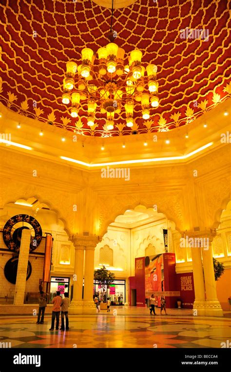 Intérieur ibn battuta mall store dubai Banque de photographies et d