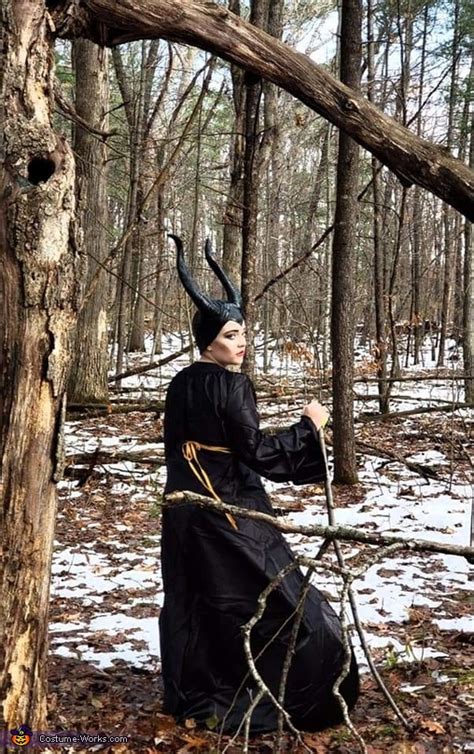 Maleficent Costume - Photo 3/4