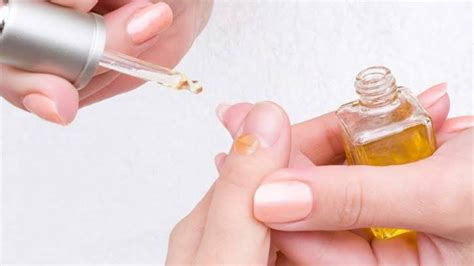 Flaunt Those Nails Check Out Diy Cuticle Oil Recipe For Stronger Nails