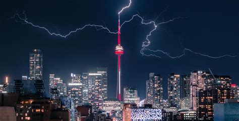 Incredible shots of this weekend's fierce lightning storm in Toronto | News