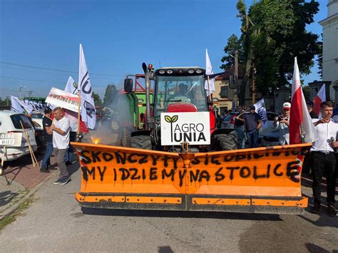 Torunianie Nie Przejad Agrounia Blokuje Drogi W Kujawsko Pomorskim