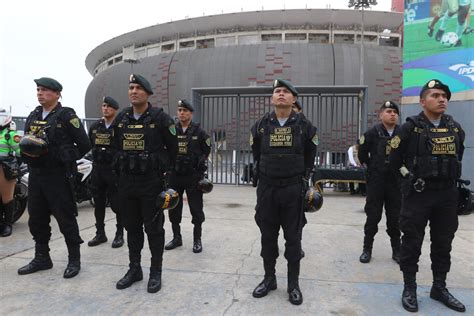 Perú Vs Brasil Más De 1500 Policías Resguardarán Dentro Y Fuera Del