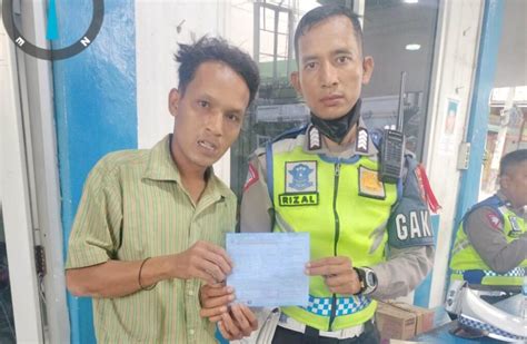 Satlantas Polres Batu Bara Lakukan Tilang Di Tempat Kepada Pelanggar