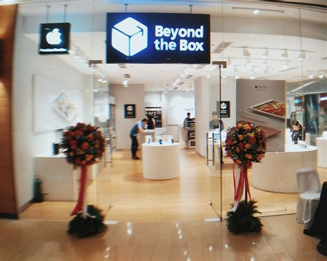 box opens  uptown mall bgc ruthdelacruz