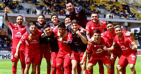 Ñublense triunfó ante Coquimbo Unido con triplete de Patricio Rubio