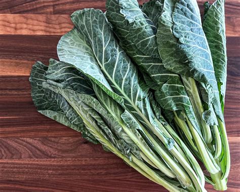 prepare raw collard greens  salad making  salad lady