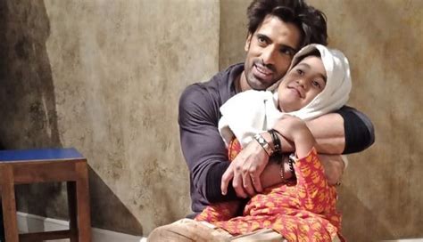 Mohit Malik Takes Home Cooked Food For On Screen Daughter Aakriti