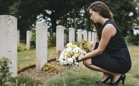 Come Vestirsi E Non Ad Un Funerale Ecco Alcuni Consigli Onoranze