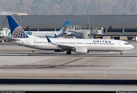 N53441 United Airlines Boeing 737 924ER WL Photo By Felipe Garcia R