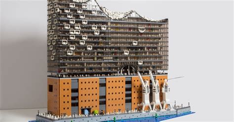 Artist Uses Lego Bricks To Create Incredible Replica Of Hamburg