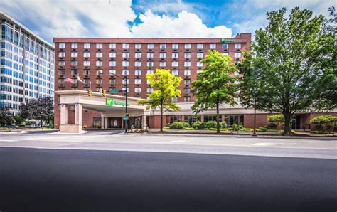 Holiday Inn Arlington at Ballston, an IHG Hotel, Arlington (updated ...