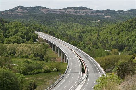 La circulation des poids lourds est désormais interdite sur ce pont en