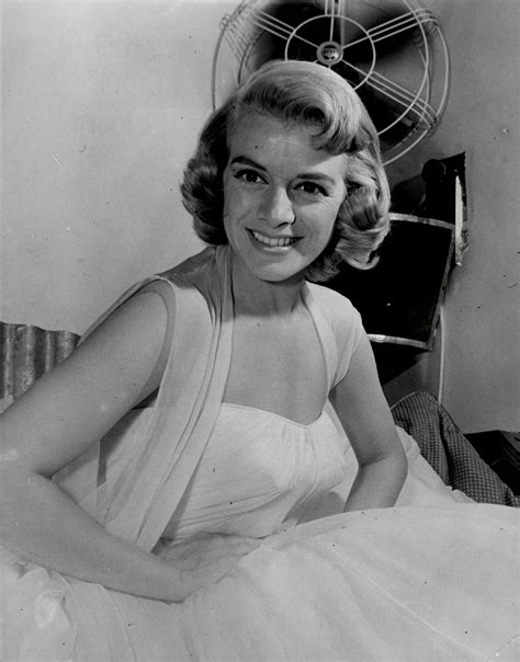 Rosemary Clooney ‘reinvented Herself After Hardships Closer Weekly