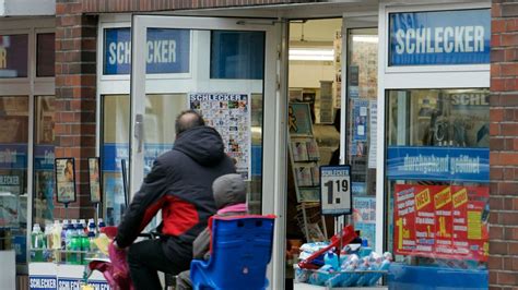 Erfolg der Apothekerlobby Union und FDP wollen Wettbewerb einschränken