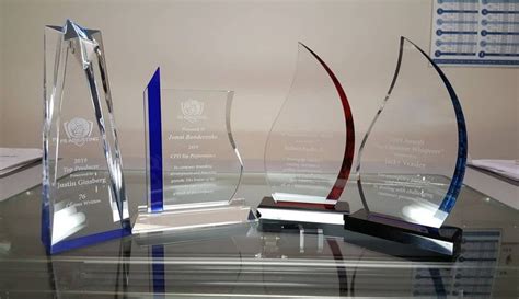 Glass Awards - Glass Awards - Engravers, Embroidery | Rodriguez Engraving