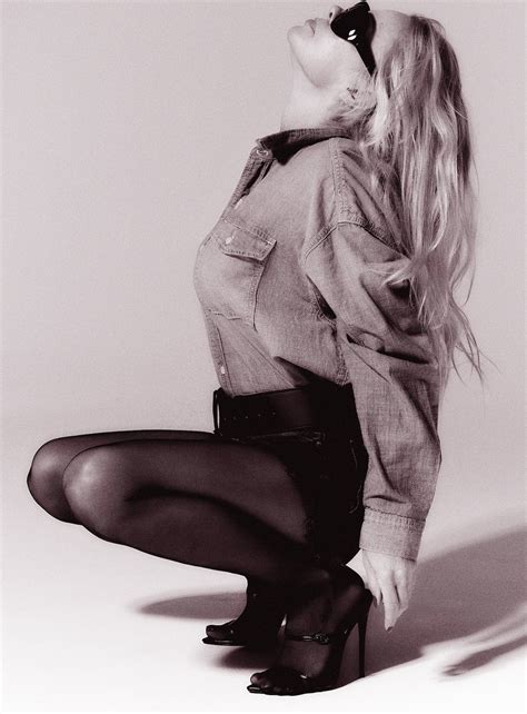 Once A Sex Symbol Pamela Anderson Is Now A Pin Up For Owning Your Own Style Beauty And Life