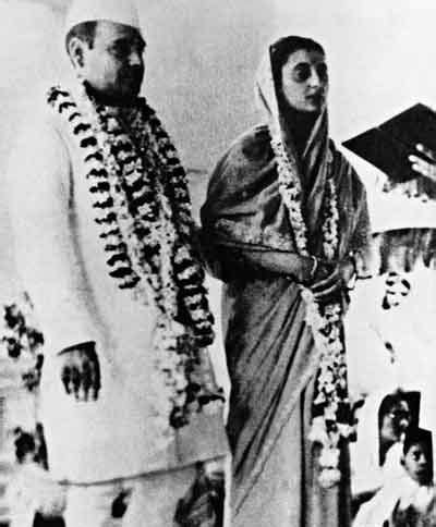 Rare Photos Of Indira Gandhi & Feroze Gandhi Wedding