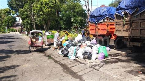 TPST Piyungan Tutup Sementara Warga Terpaksa Timbun Sampah Secara Mandiri