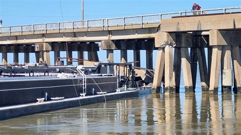 Pelican Island evacuations: Gulf Intracoastal Waterway closed after barge slammed into Galveston ...