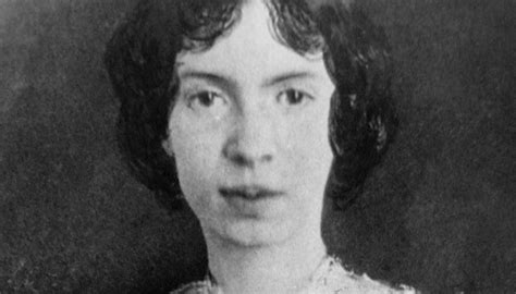 Emily Dickinson La Storia Della Poetessa Solitaria Vestita Di Bianco