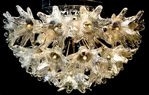 Coppia Di Lampadari Sputnik A Fiore In Vetro Di Murano Di Venini Per