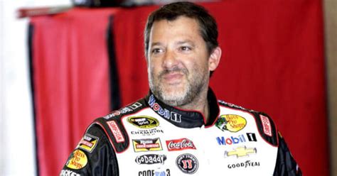 No Charges For Nascar Star Tony Stewart In Deadly Crash Cbs News