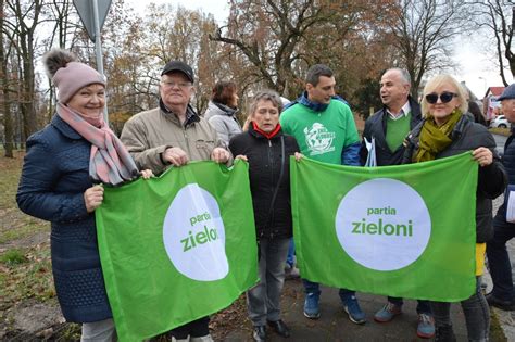 Protest Przeciwko Wycince Drzew W Parku W Arach Zdj Cia Wideo