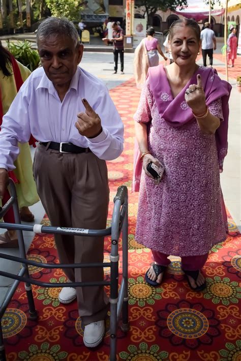 New Delhi India May Unidentified People Showing Their Ink