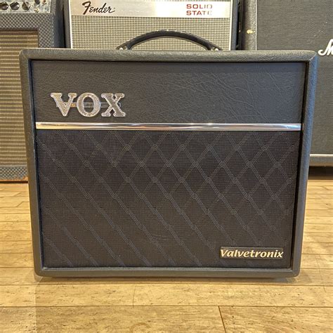 Used Vox Valvetronix Vt20 30 Watt 1x8 Guitar Modeling Combo Amp