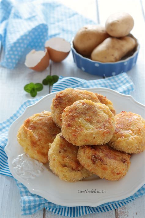 Medaglioni Di Patate Speck E Provola Al Forno Ricettedelcuore