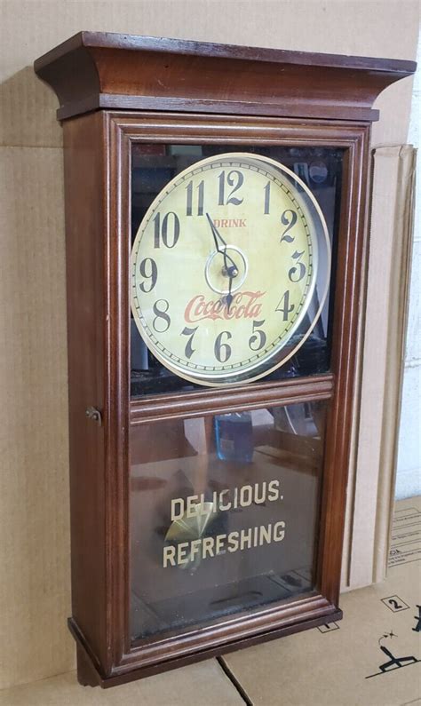 Vintage Drink Coca Cola Clock Delicious Refreshing Battery Op Regulator