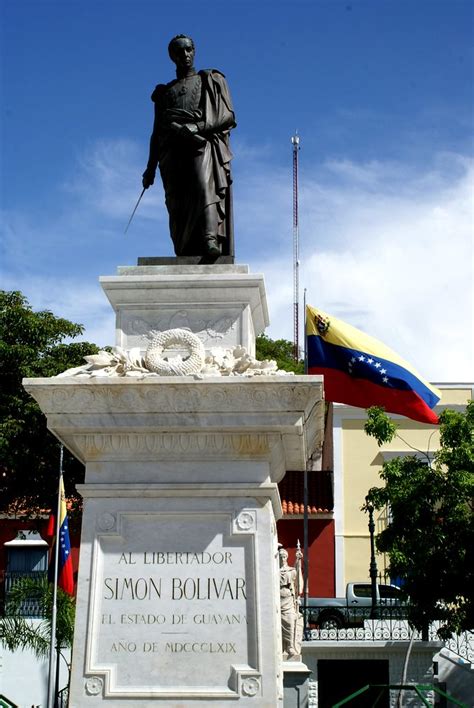 PLAZA BOLIVAR DE CIUDAD GUAYANA ROGER GUZMAN Flickr