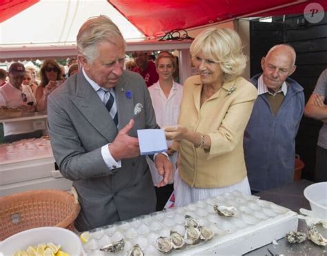 Photo Le prince Charles accompagné de son épouse Camilla Parker