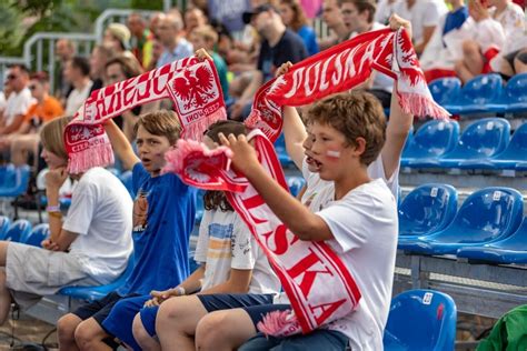 Tak bawią się kibice na meczach koszykówki 3x3 podczas Igrzysk