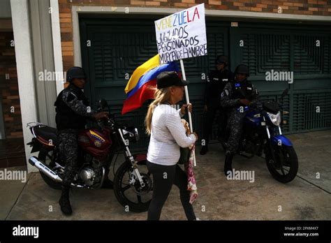 Trabajadores Venezolanos Salen A Las Calles En Protesta Para Exigir Un