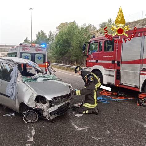 Incidenti Scontro Sulla Tangenziale Ovest Di Lecce Una Enne Riporta