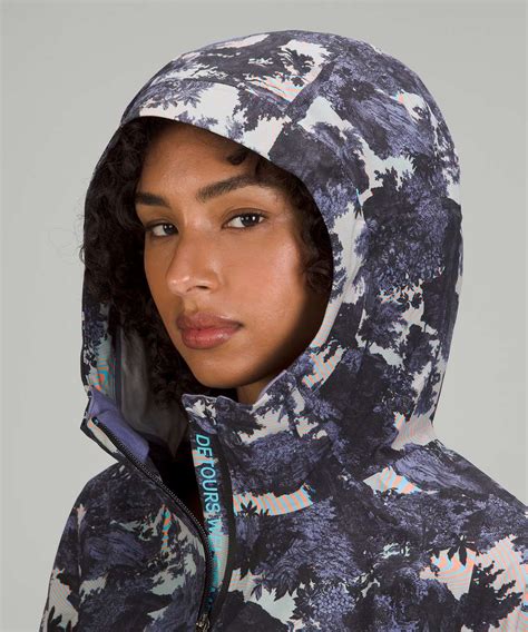 Lululemon Waterproof Hiking Half-Zip Pullover - Psychedelic Toile Peri ...