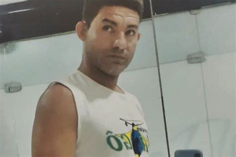 Professor De Capoeira Morre Ao Cair De Telhado De Estabelecimento