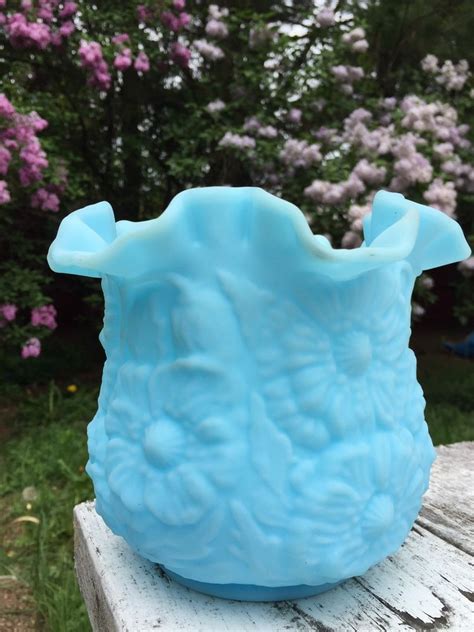 VINTAGE FENTON SATIN BLUE MATTE GLASS DAISY RUFFLED EDGE VASE Fenton