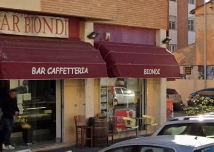 Livorno Tocca Il Fondoschiena A Una Donna E Un Suo Amico Lo Massacra