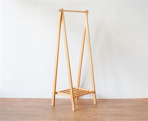 simple hanger natural uwitan