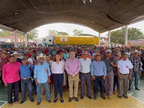 Mariano Entrega Fertilizante Diario De Chiapas