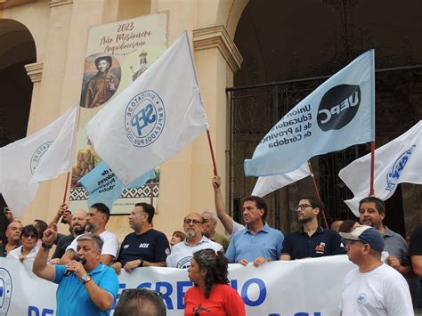 La UEPC Marcha Junto A Gremios Estatales Para Protestar Contra Los