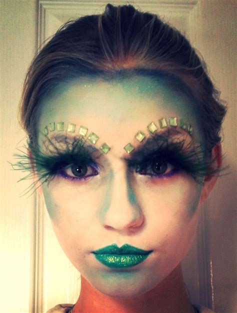 Alien And Futuristic Makeup Ideas