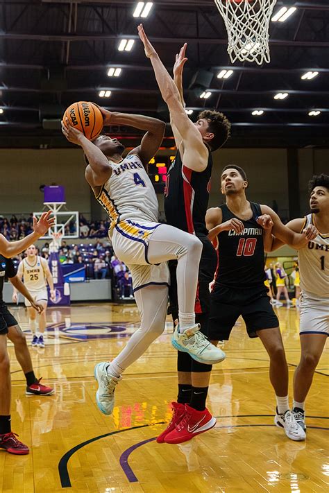 No 24 Umhb Mens Basketball Pulls Out 86 73 Win At Letu Back On Track